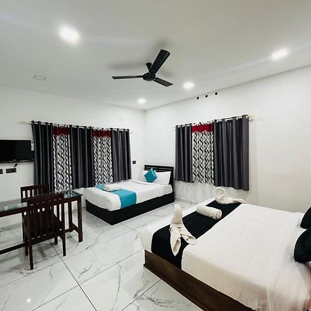 The Mountcourt Hotel Munnar Kültér fotó